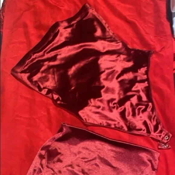 Set - Picture 2 of 2